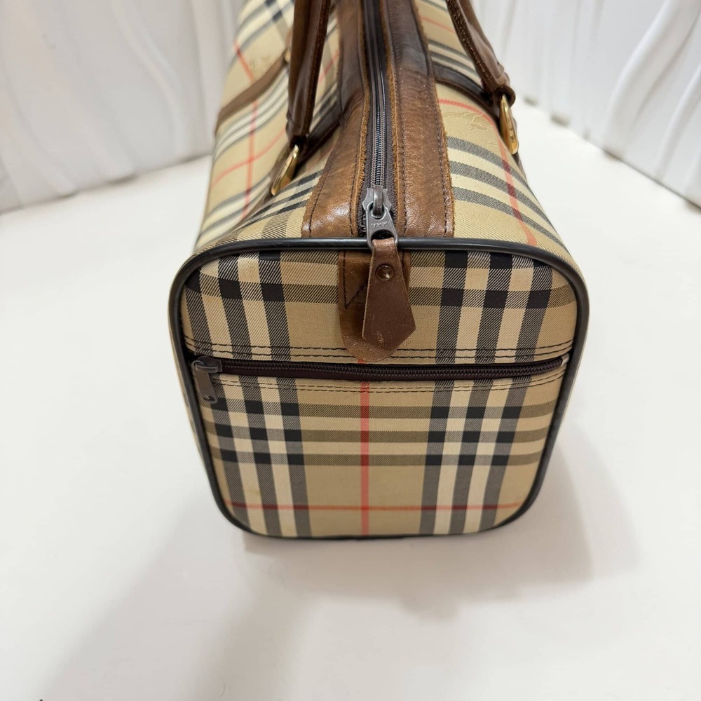 Burberrys Vintage Boston Bag - Picture 3 of 8